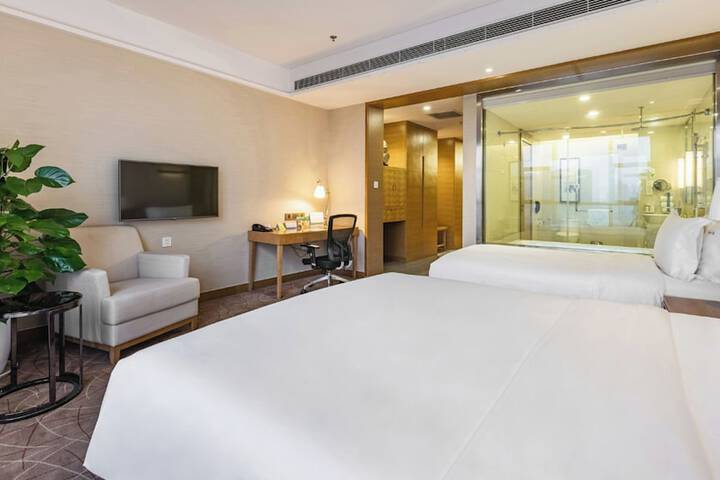 Room 27 of 79
