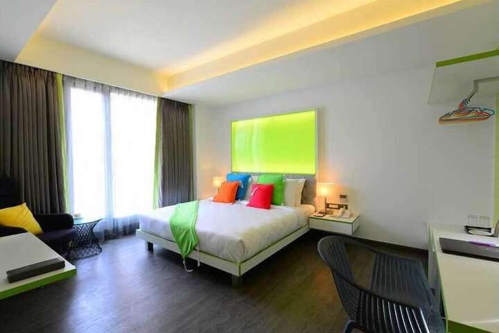 Room 18 of 33