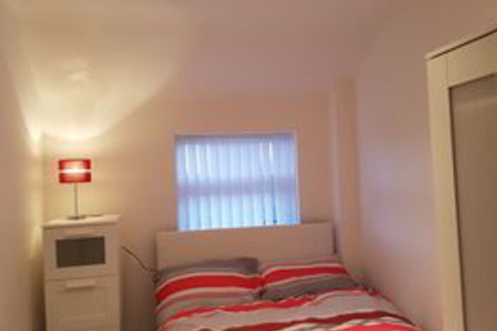 Room 6 of 11