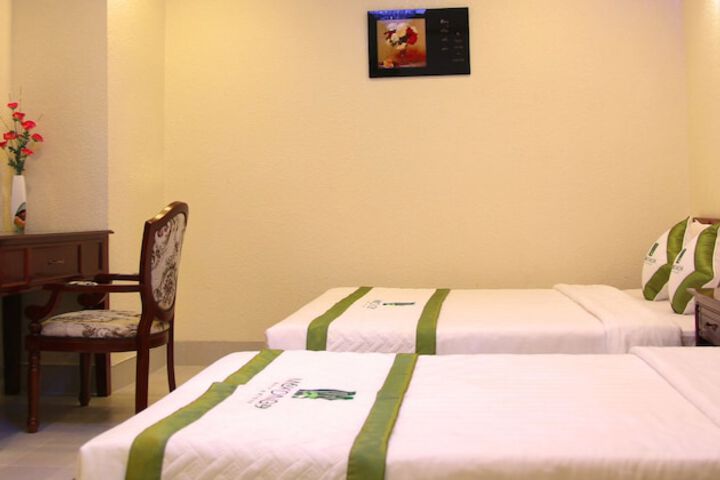 Room 13 of 64