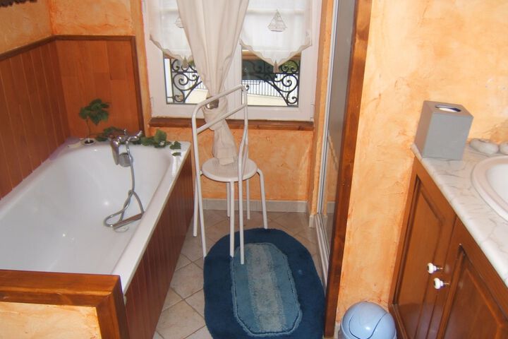 Room 4 of 31