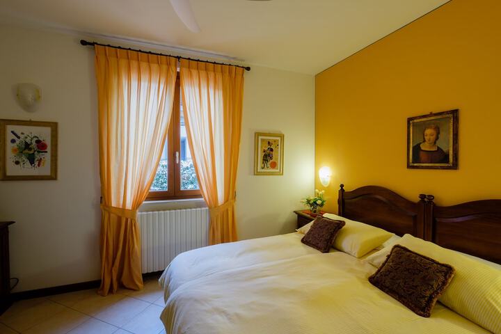 Room 16 of 115