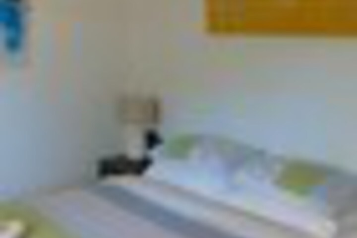 Room 14 of 87
