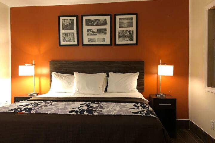 Room 3 of 10