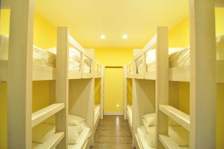 Room 28 of 44