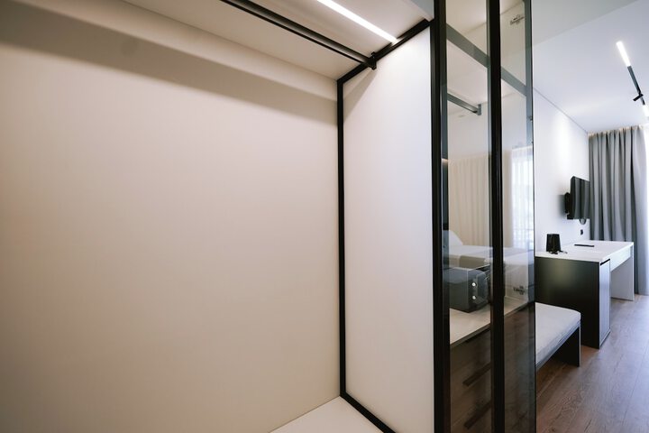 Room 6 of 50