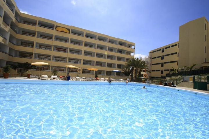 Pools & Facilities