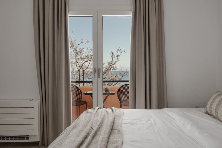 Room 27 of 92