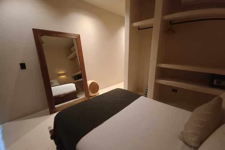Room 12 of 79