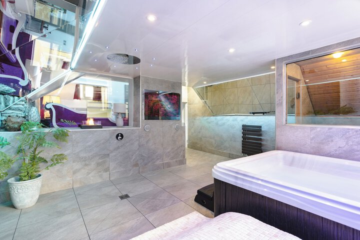 Room 338 of 390