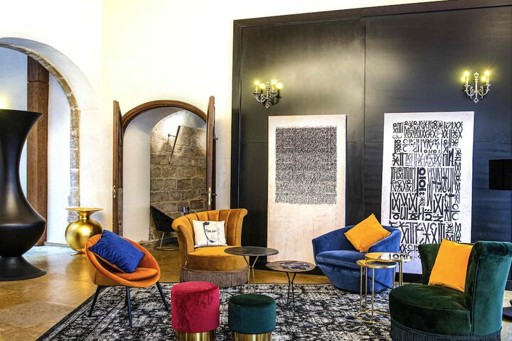 Lounge 59 of 80