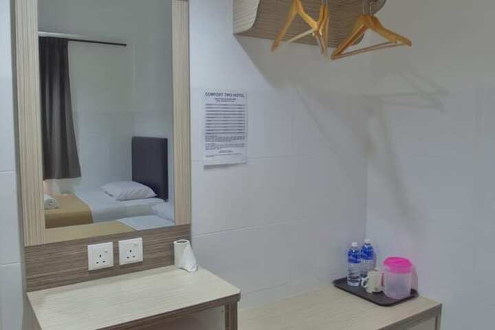 Room 9 of 30