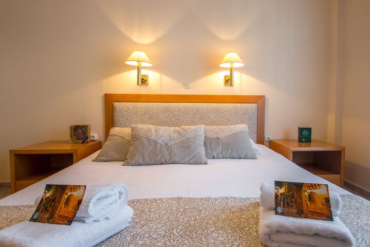 Room 12 of 82
