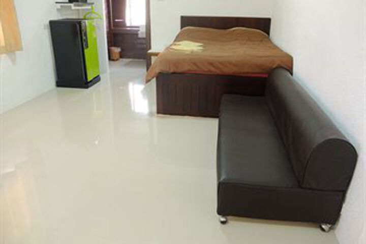 Room 17 of 40