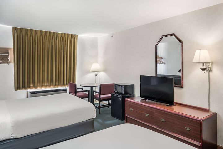 2 Queen Beds (5 of 5)