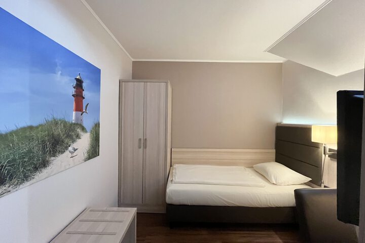 Room 36 of 92