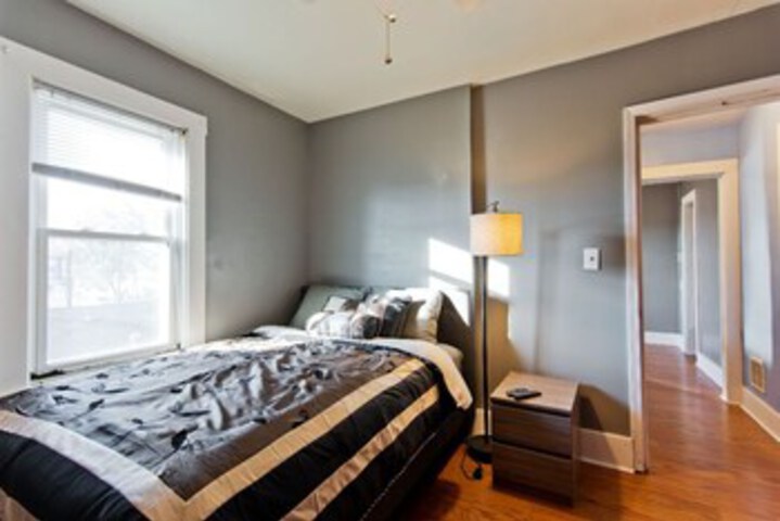 Room 28 of 33