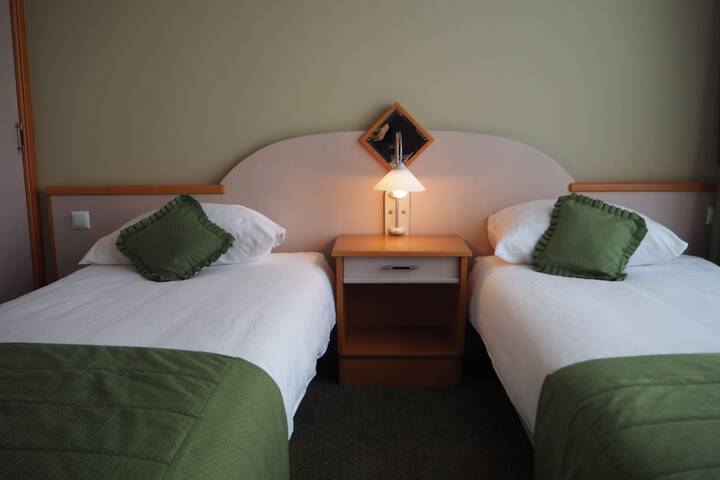 Room 11 of 50