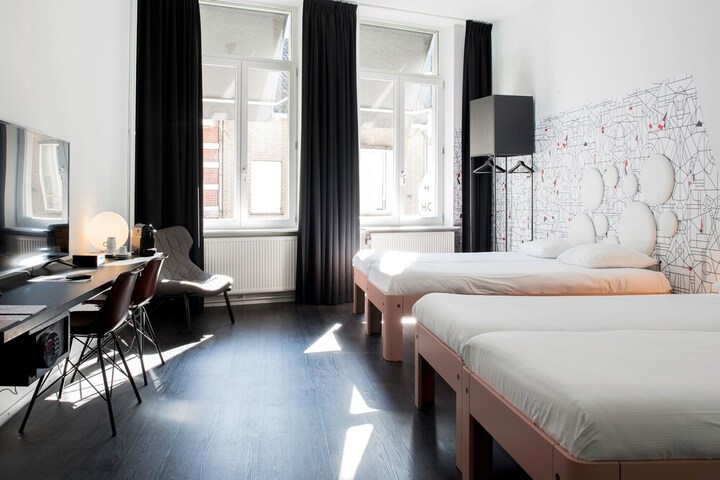 Room 25 of 78