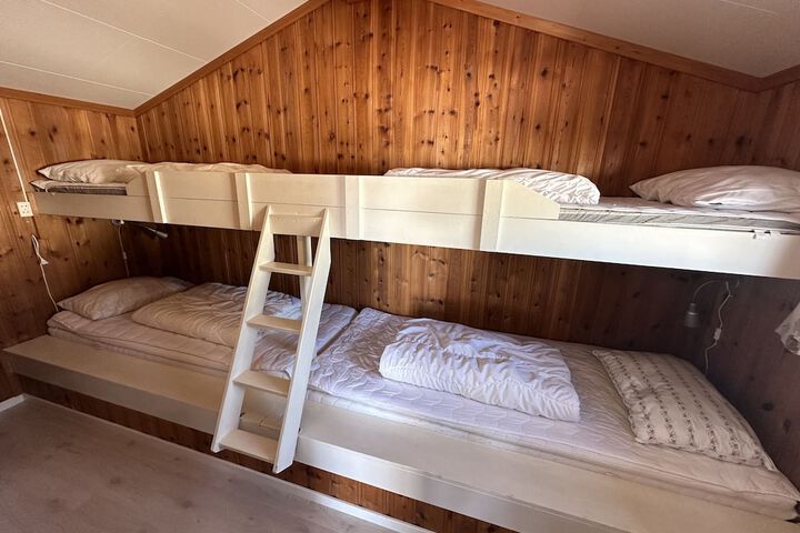 Room 14 of 108