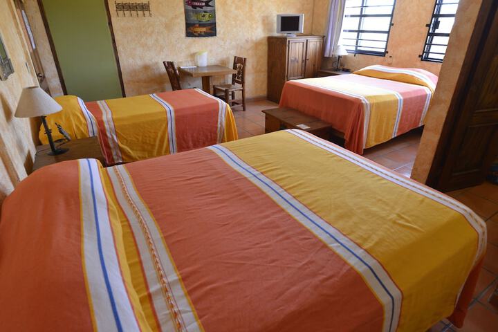 Room 2 of 85
