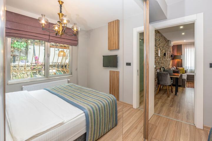 Room 30 of 151