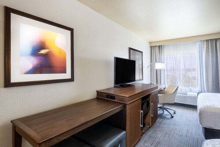 Room 18 of 33