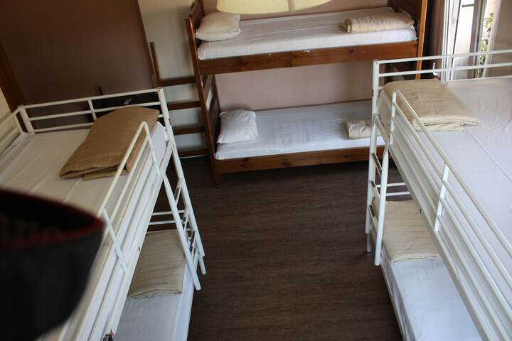 Room 18 of 48