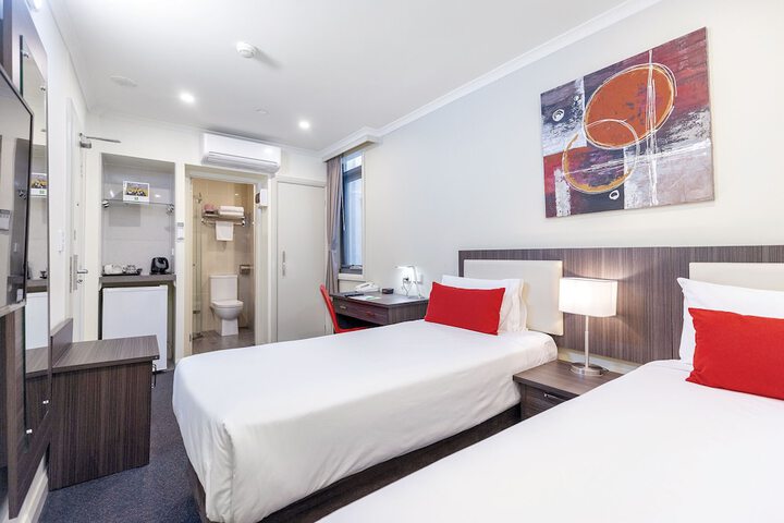 Room 9 of 34