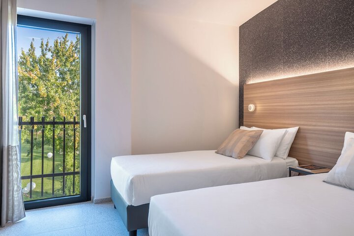 Room 17 of 60