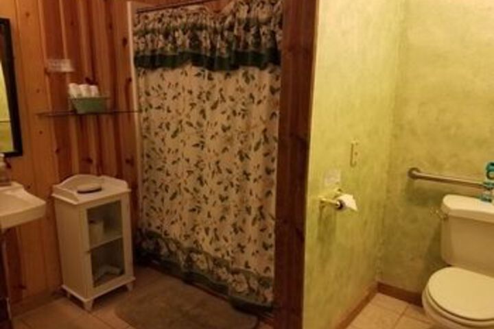 Room 3 of 66