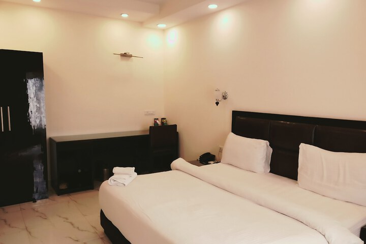 Room 20 of 98