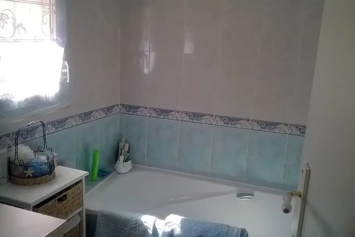 Room 6 of 14