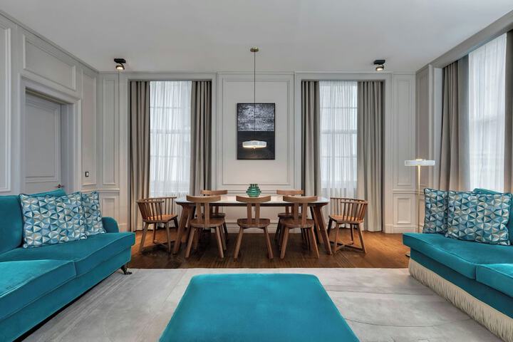 Lounge 209 of 239