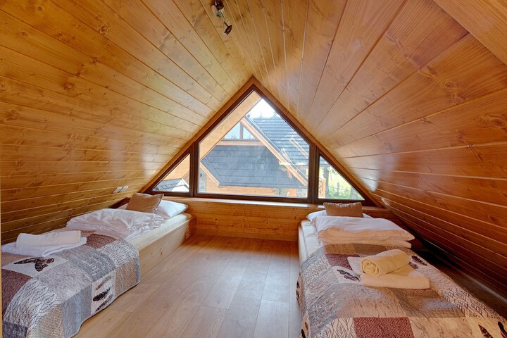 Room 6 of 30