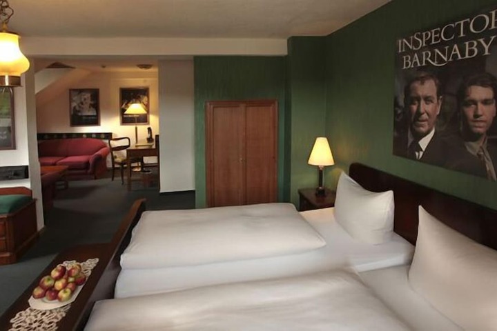 Room 17 of 42