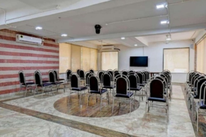 Business Center 15 of 15