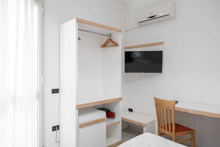 Room 20 of 49