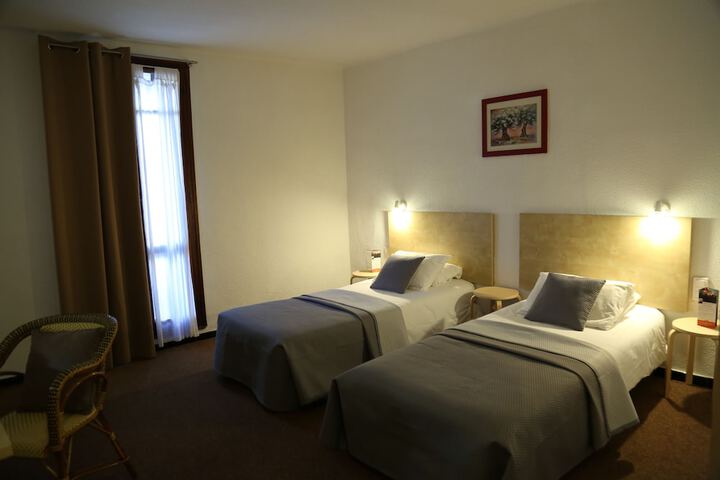 Room 8 of 49