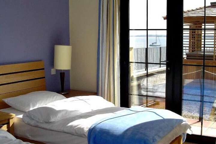 Room 3 of 45