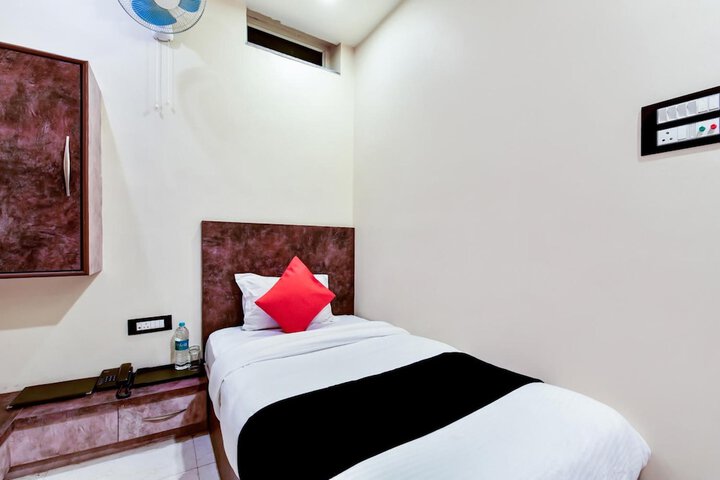 Room 15 of 37