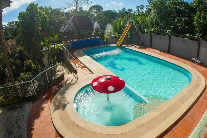 Pool 5 of 9