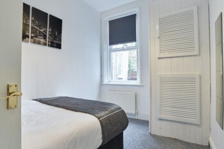 Room 40 of 57