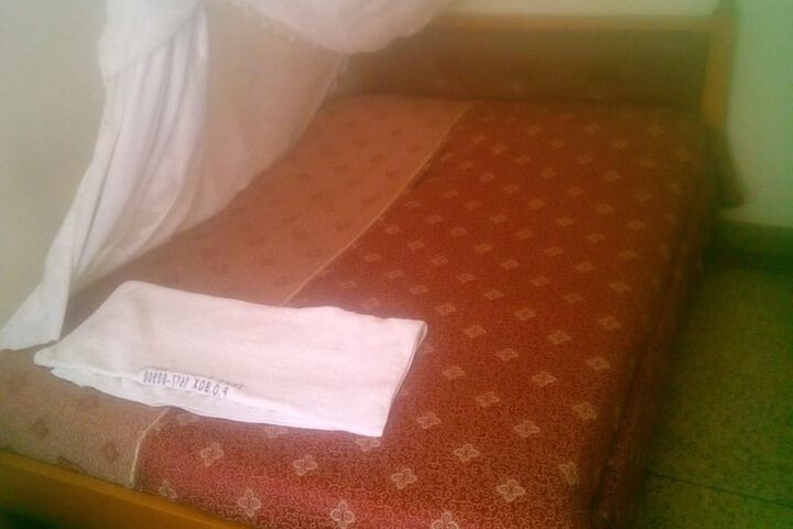Room 4 of 15