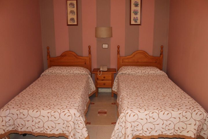 Room 4 of 15