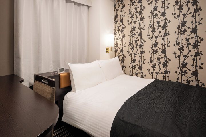 Room 27 of 44