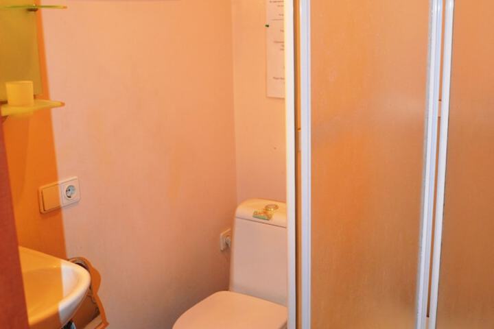 Room 47 of 64