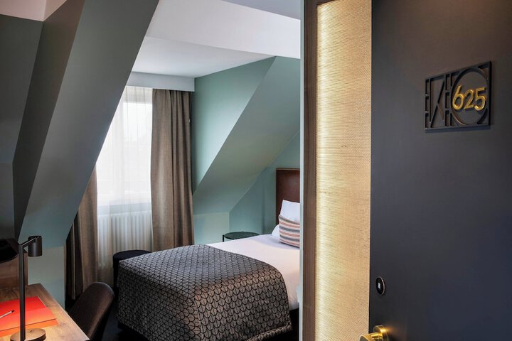 Room 48 of 167