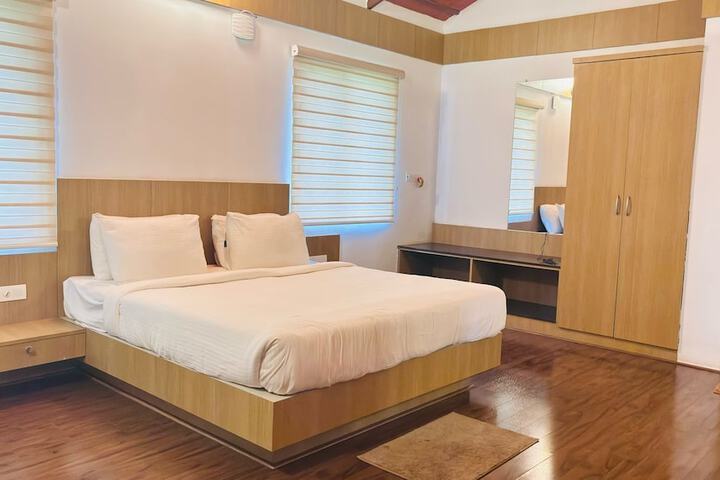 Room 8 of 29