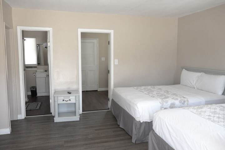 Room 16 of 90